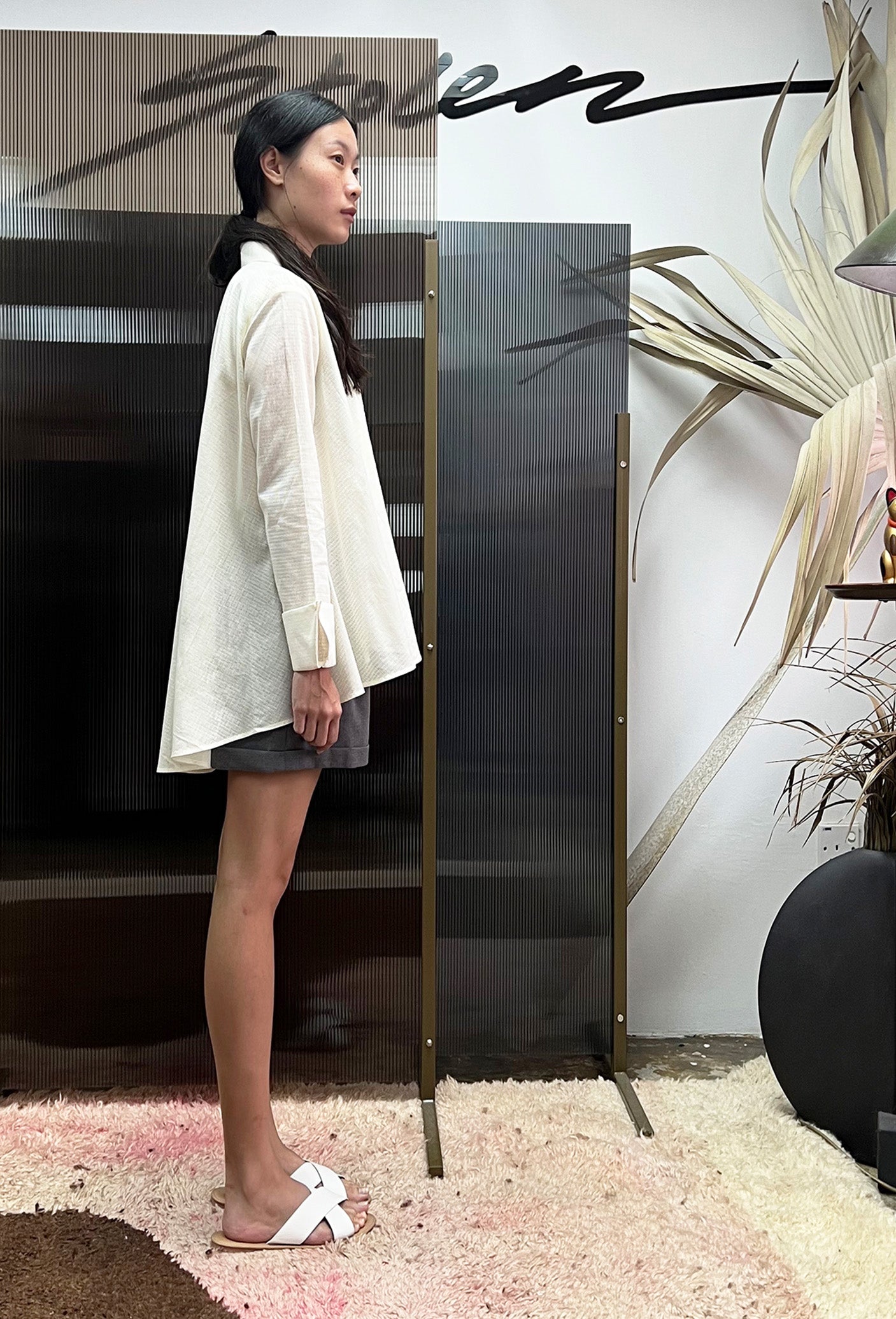WHITE 010