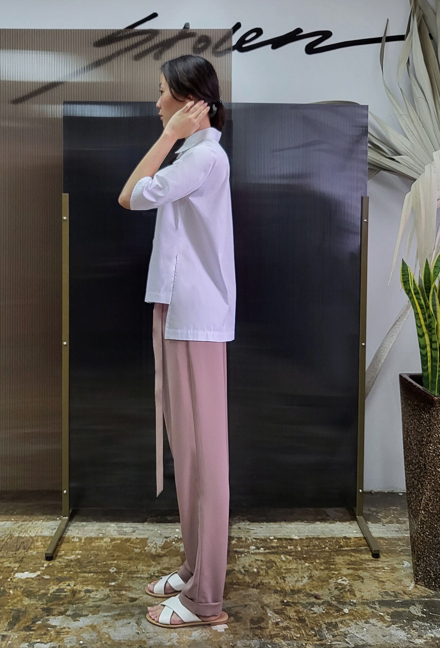 WHITE 017